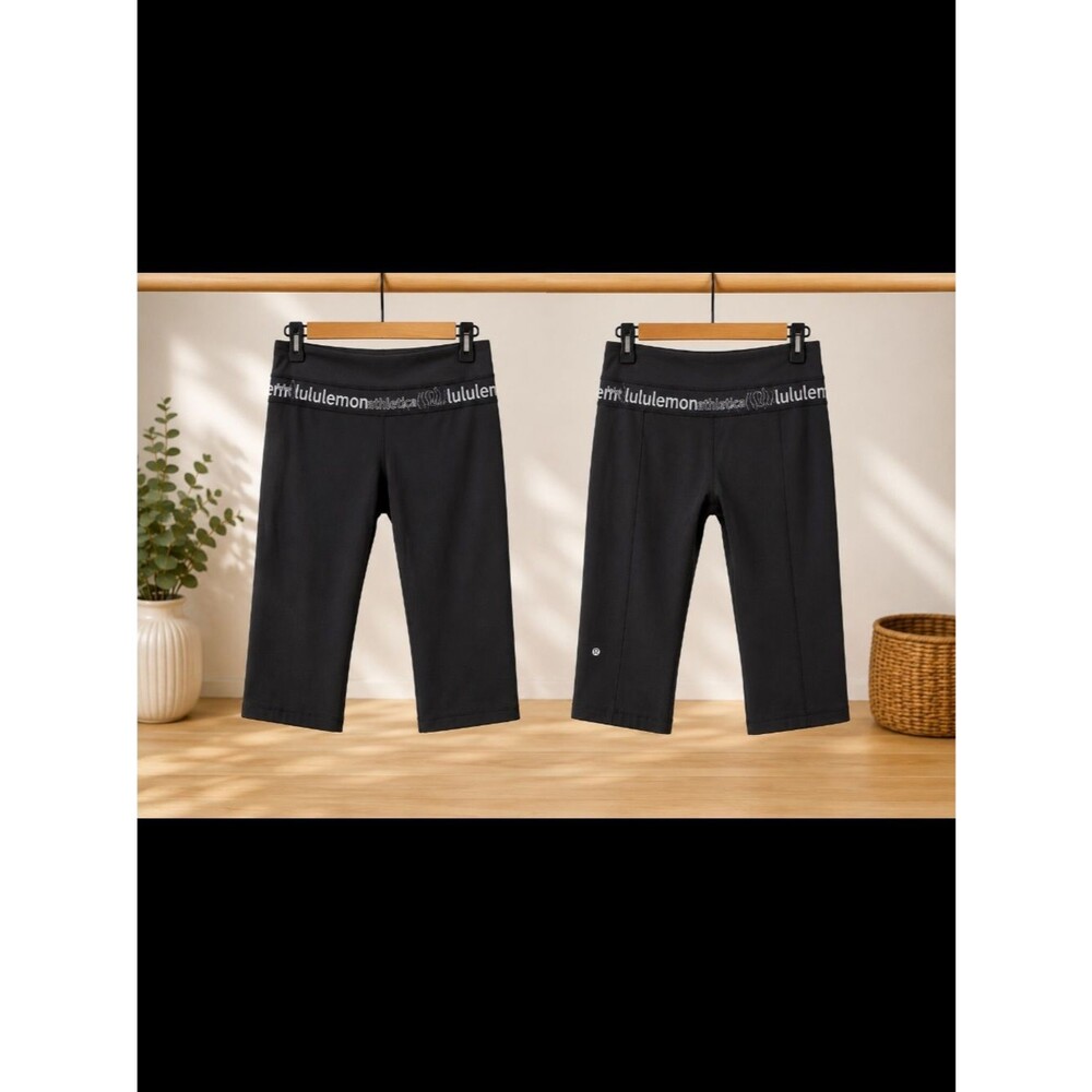 lululemon athletica Black Capris with Branded Waistband size 8